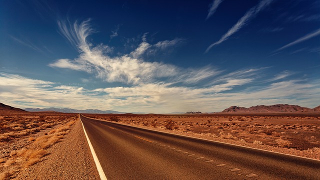 1685666983908897.jpg road-3856796_640.jpg